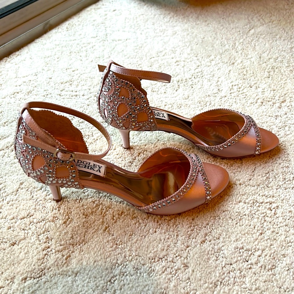 BADGLEY MISCHKA CRYSTAL EMBELLISHED BLUSH HEELS